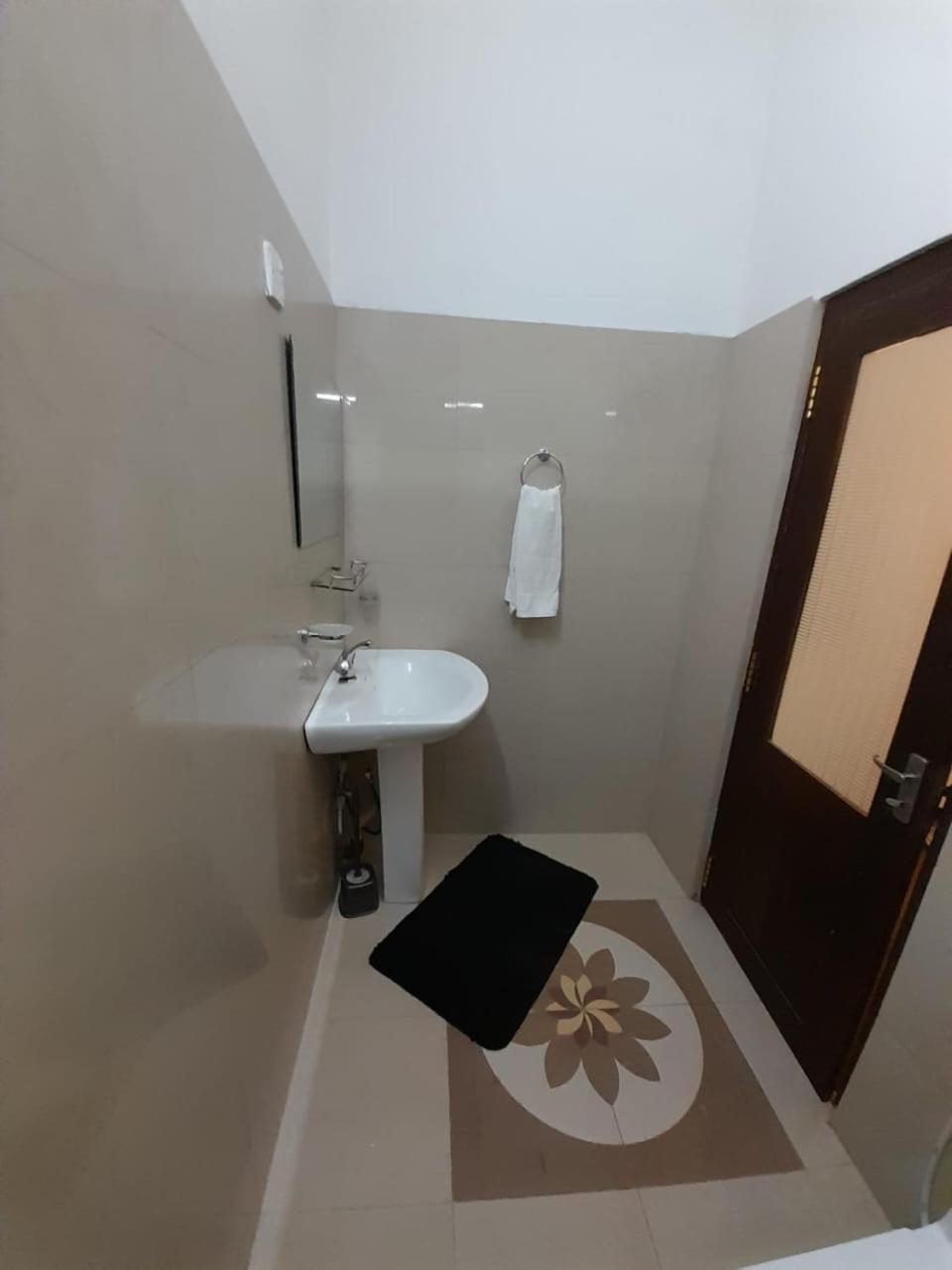 Emerald Mirror Guest Ella Room photo